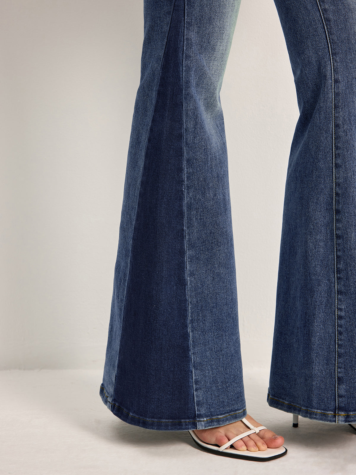Color Block Mid-Waist Bell Jeans