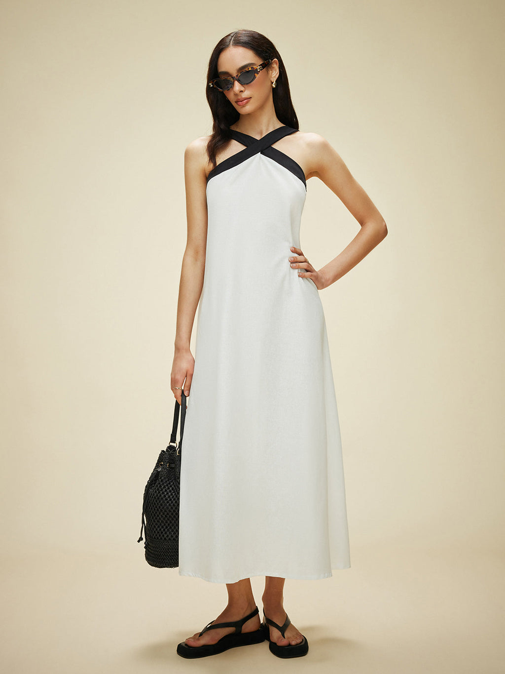 Halbtransparente rückenfreie Neckholder-Kleid aus Baumwolle und Leinen