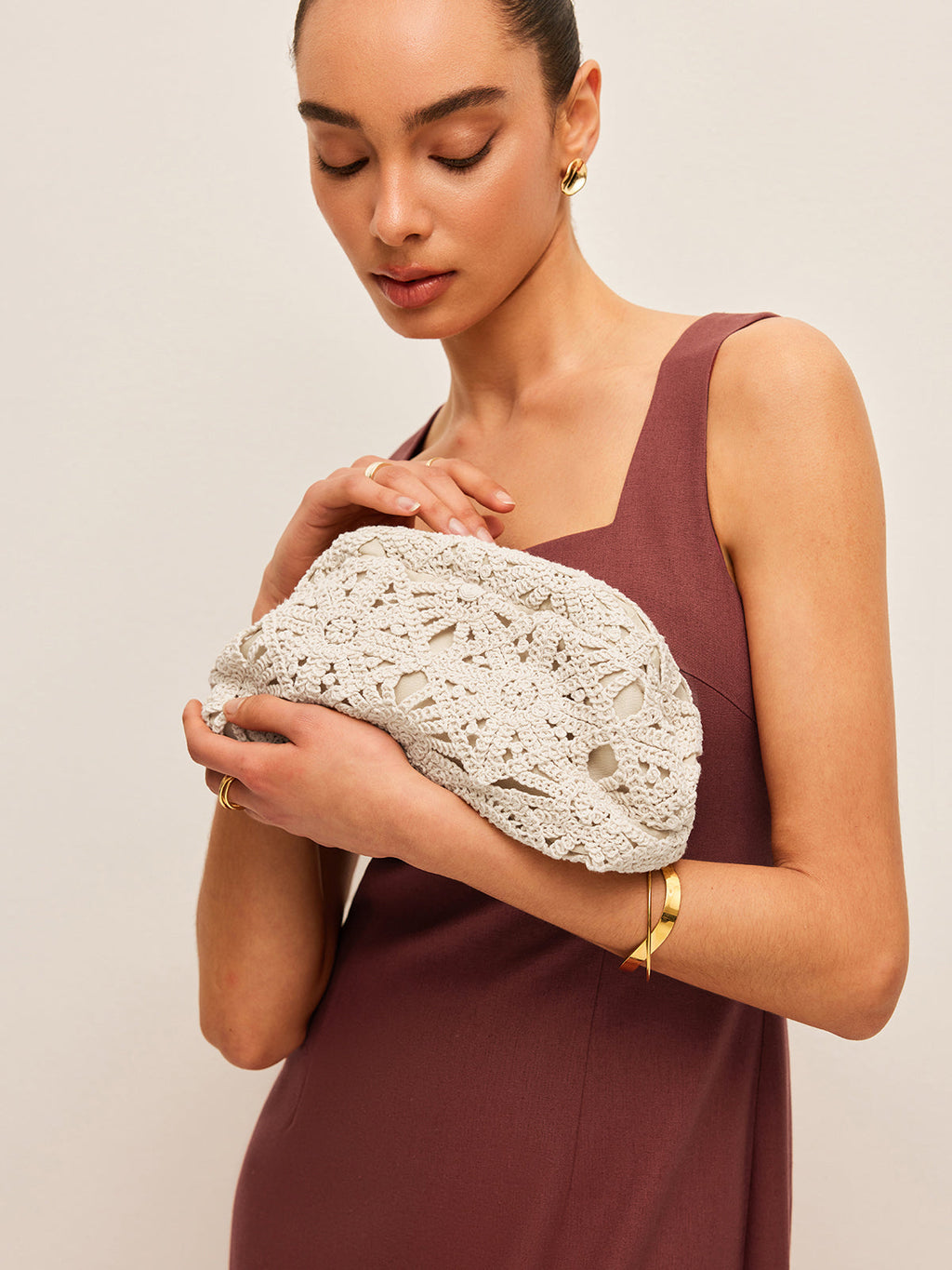 Pochette en dentelle au crochet