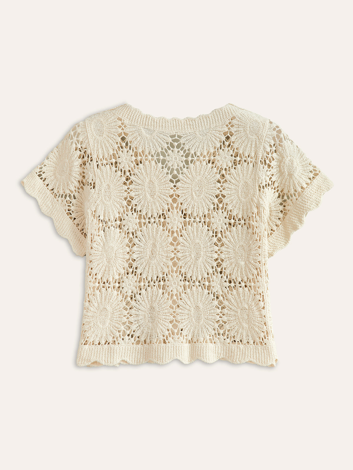 Gehäkelte Strickjacke mit Blumenmuster und Knopfleiste 