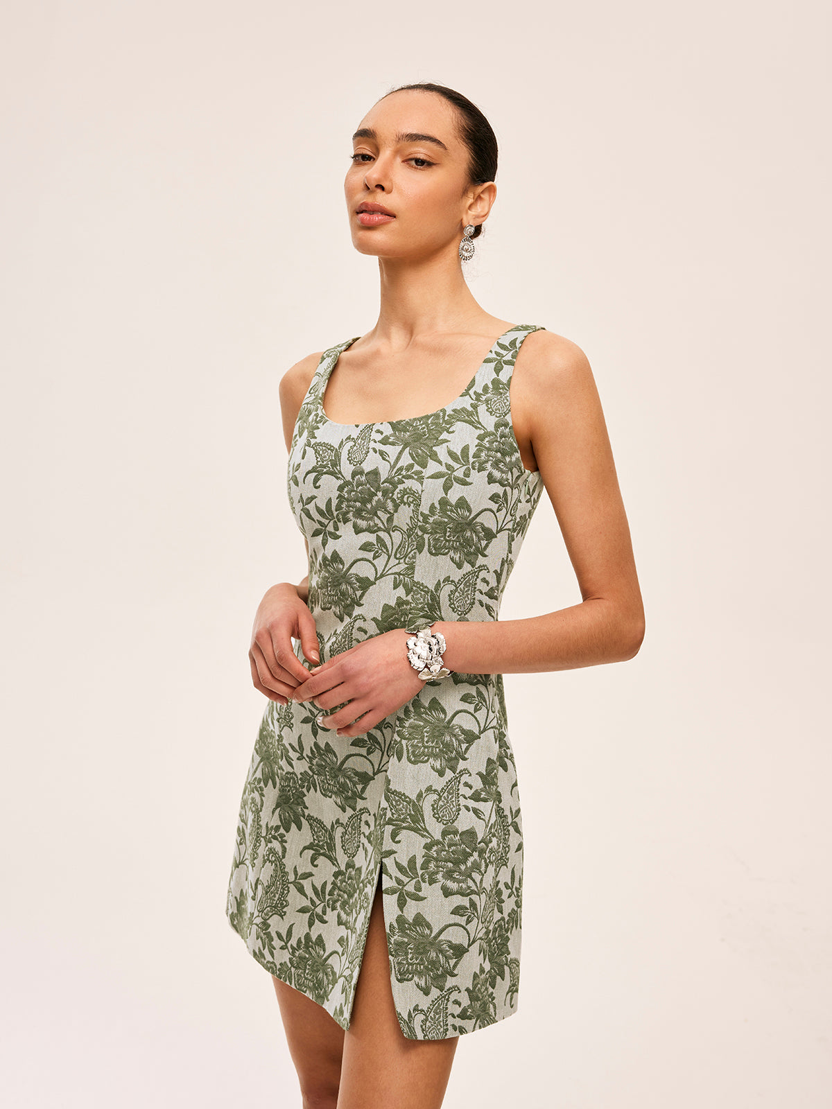 Robe à imprimé floral, col carré et fente latérale 