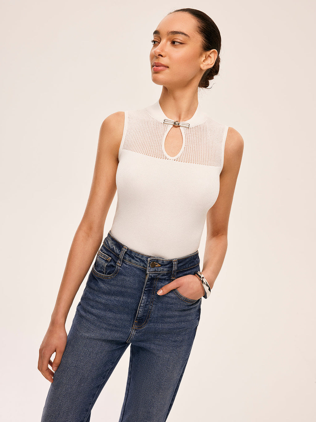 Geripptes Top mit Mesh-Details und Schlüssellochausschnitt