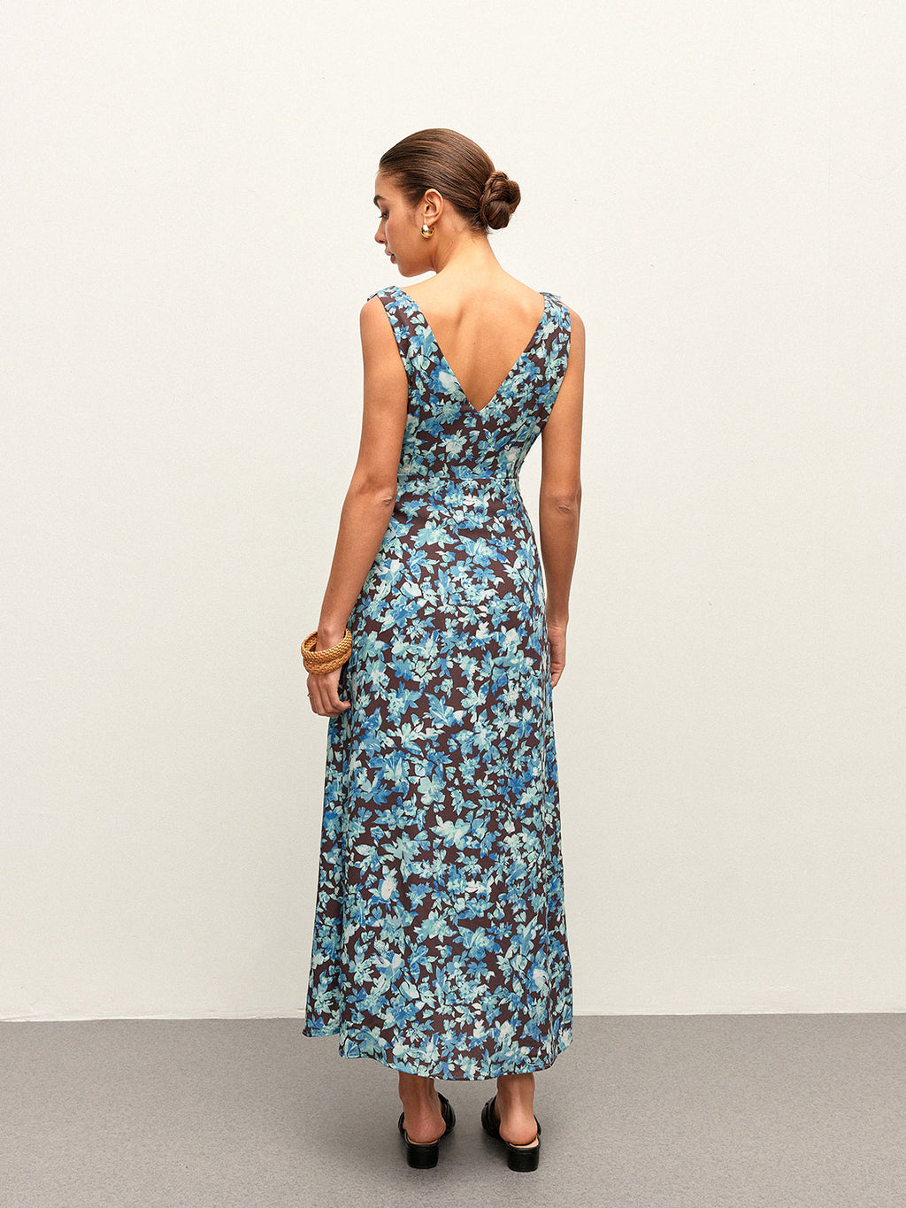 Robe florale à col en V avec bordure en laitue et fermeture éclair