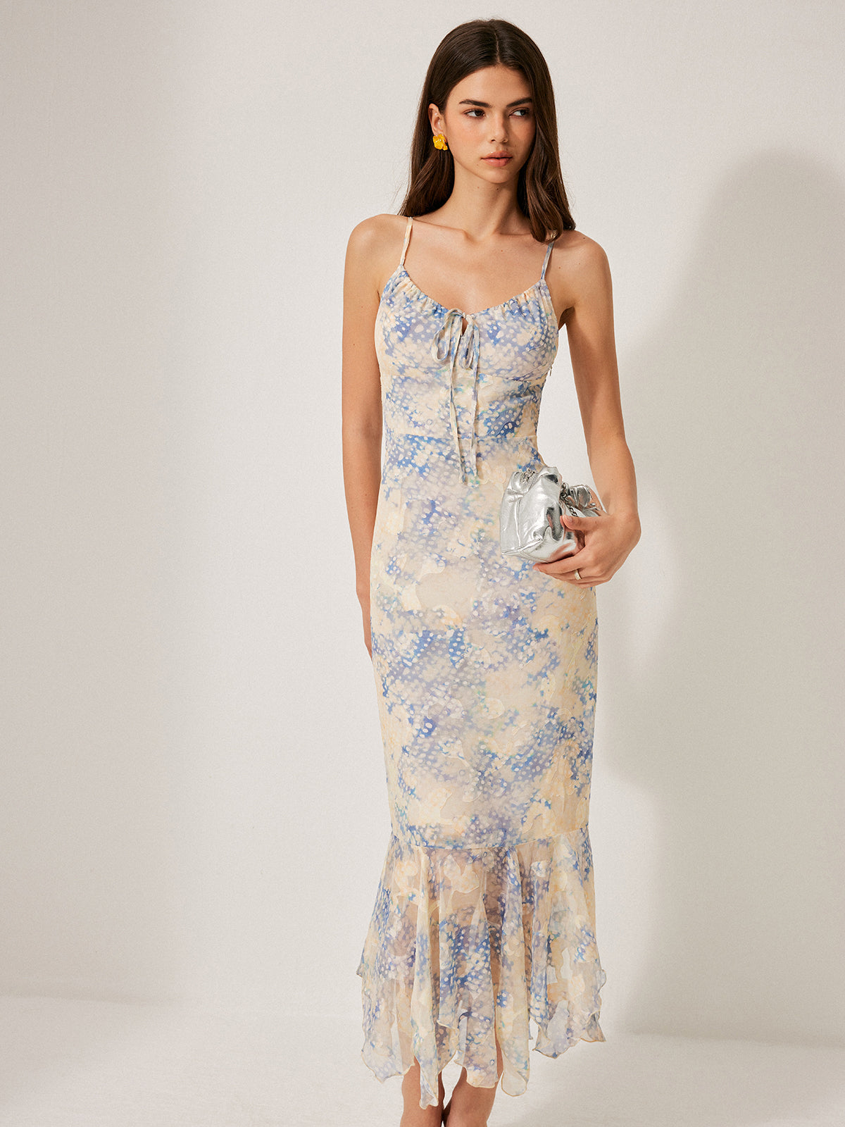 Robe en mousseline à nouer sur le devant et ourlet évasé 