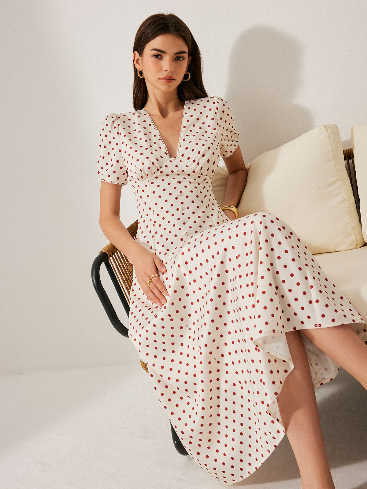 Robe à manches bouffantes à pois