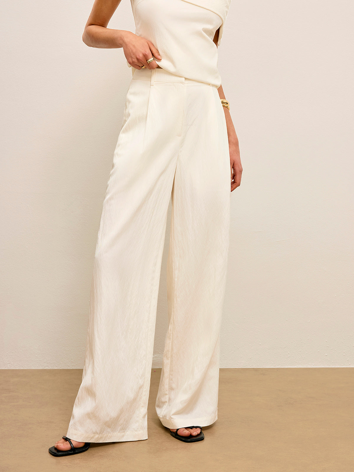 Mid-Waist Pocket Detail Pants