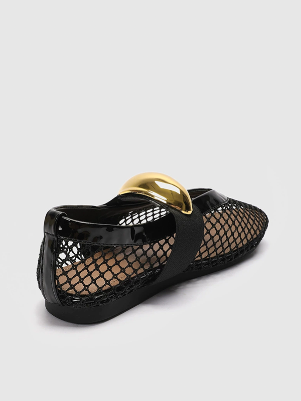 Mesh Design Shoes With Golden Accent