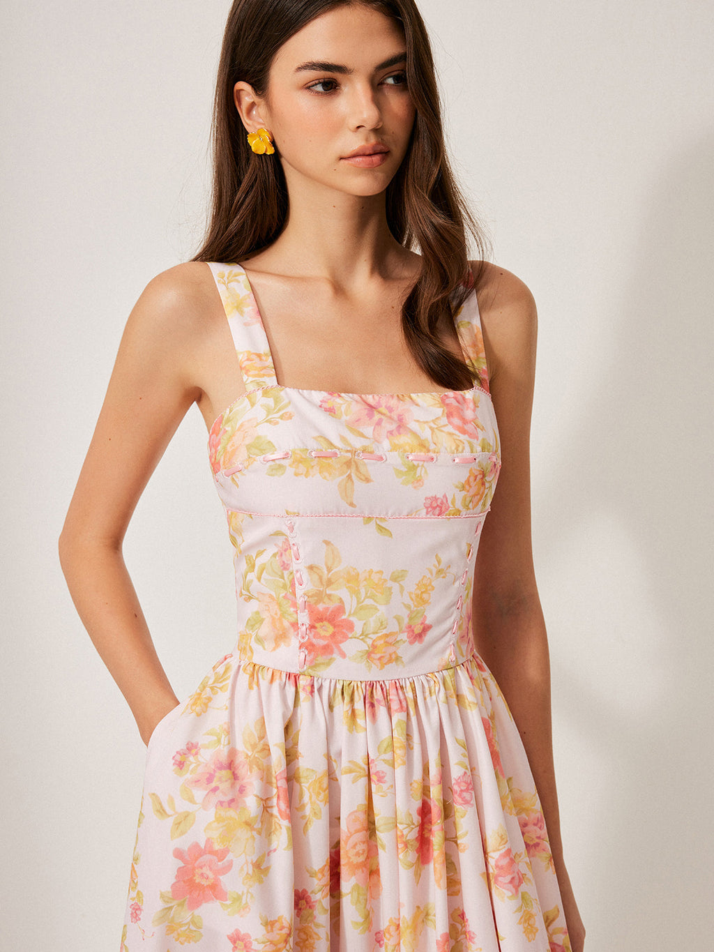 Geblümtes A-Linien-Kleid