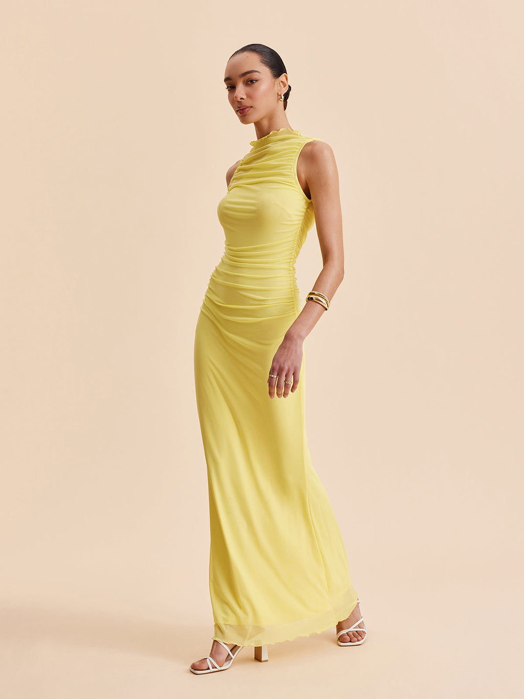 Ärmelloses Kleid mit Raffungen aus Mesh
