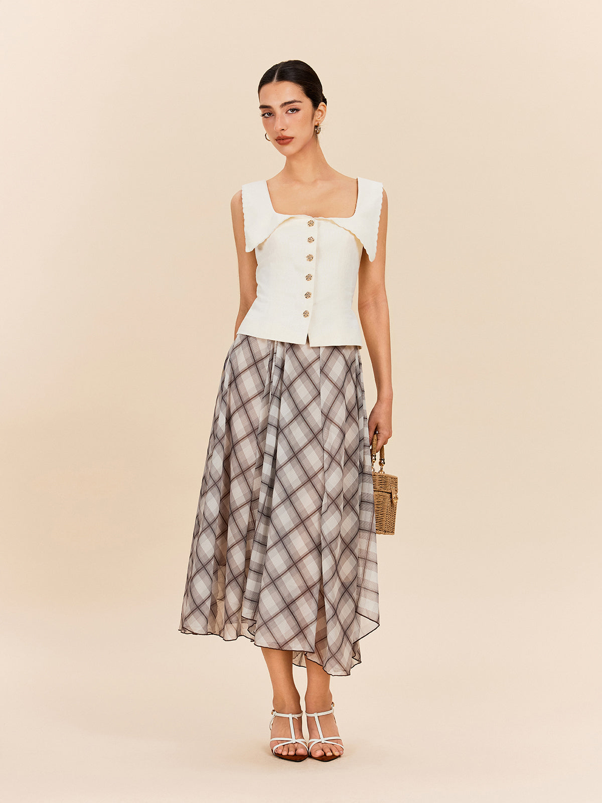 Cotton & Linen Scalloped Collar Buttoned Top