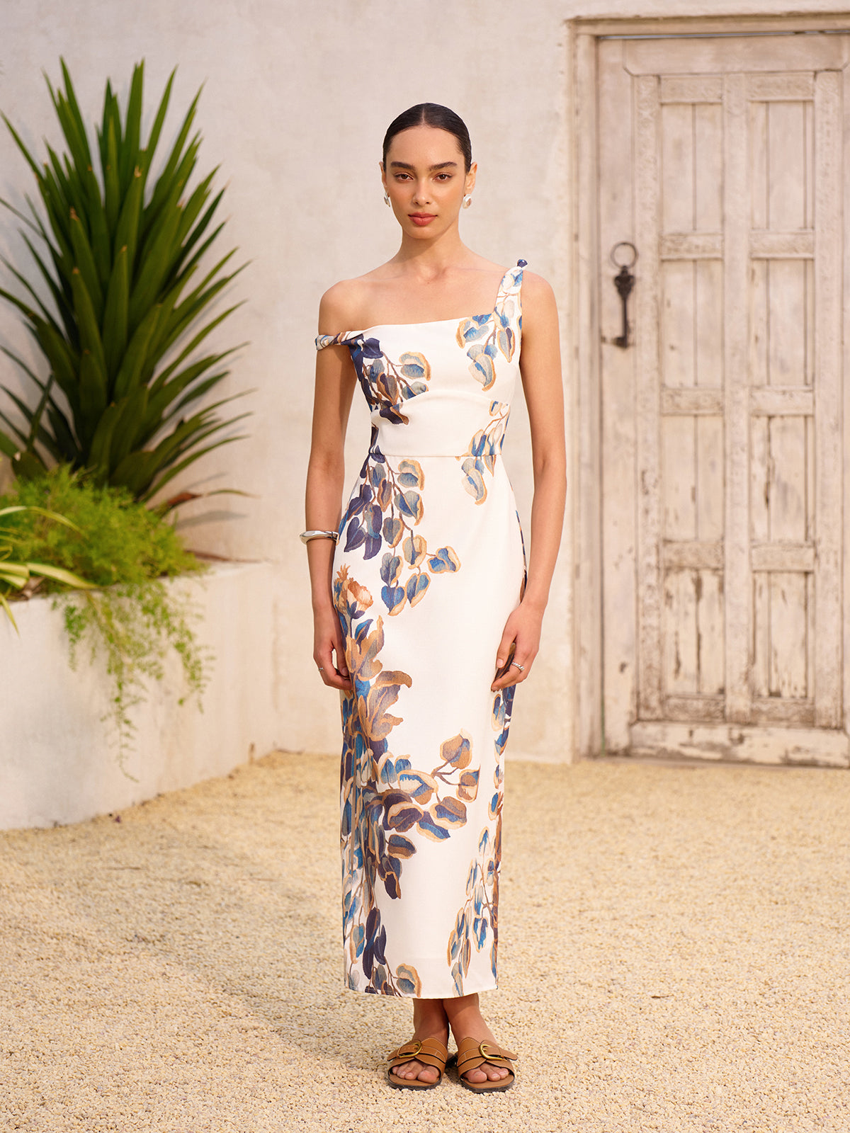 Robe bohème à imprimé bohème, col asymétrique et fente zippée 