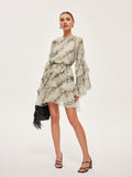 Robe en voile imprimé avec volants et taille à nouer