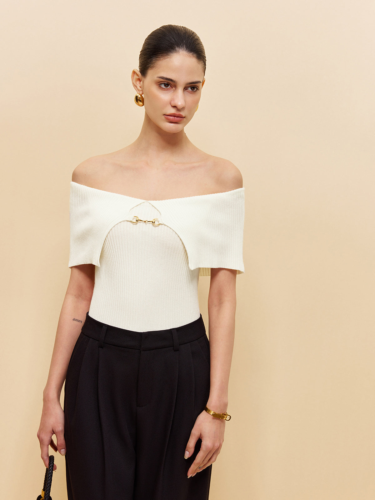 Off-Shoulder Chain Detail Ribbed Knit Top