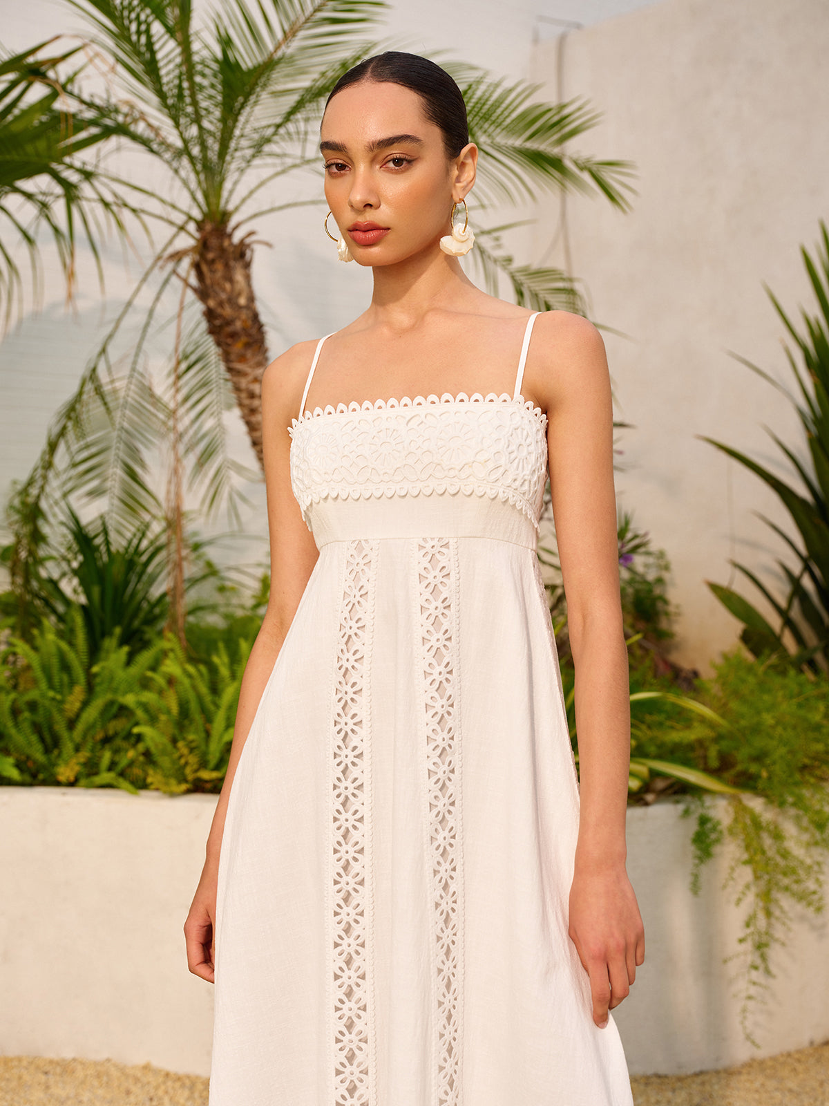 Robe caraco en coton avec dentelle