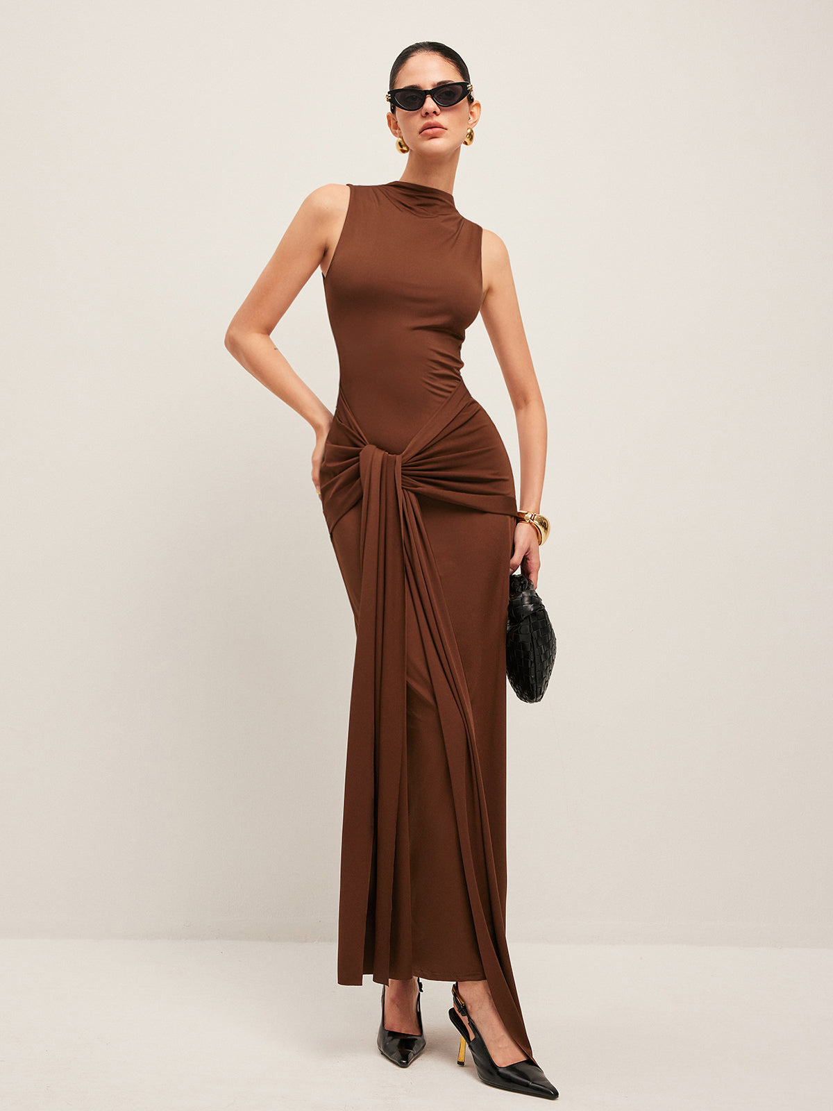 Ärmelloses Kleid mit gedrehtem Knoten 