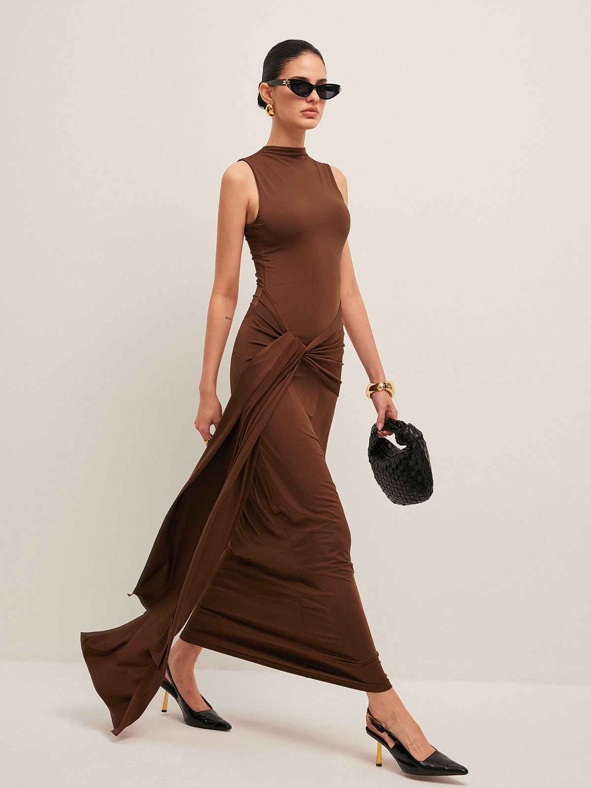 Ärmelloses Kleid mit gedrehtem Knoten 