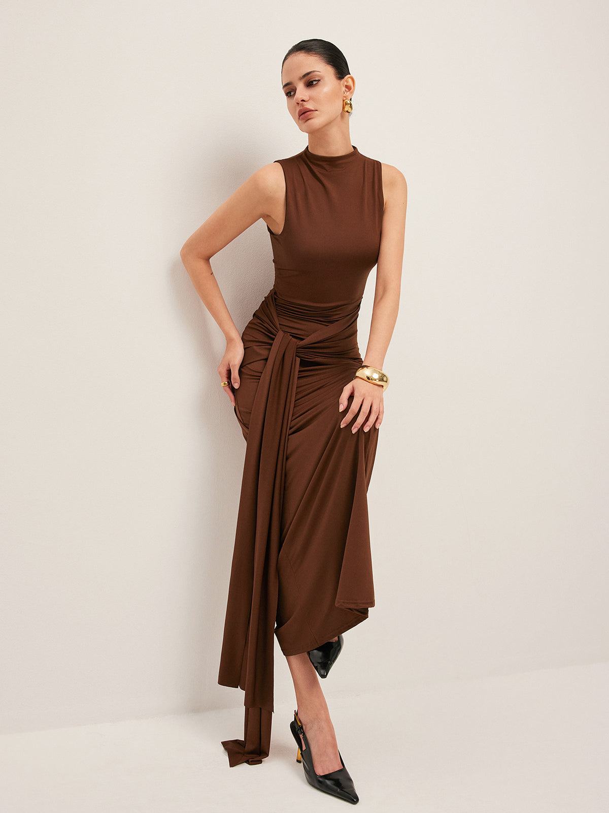 Ärmelloses Kleid mit gedrehtem Knoten 