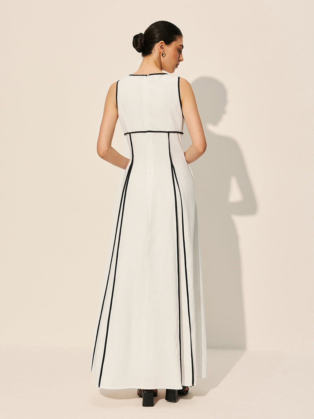 Robe à empiècements contrastants avec poches