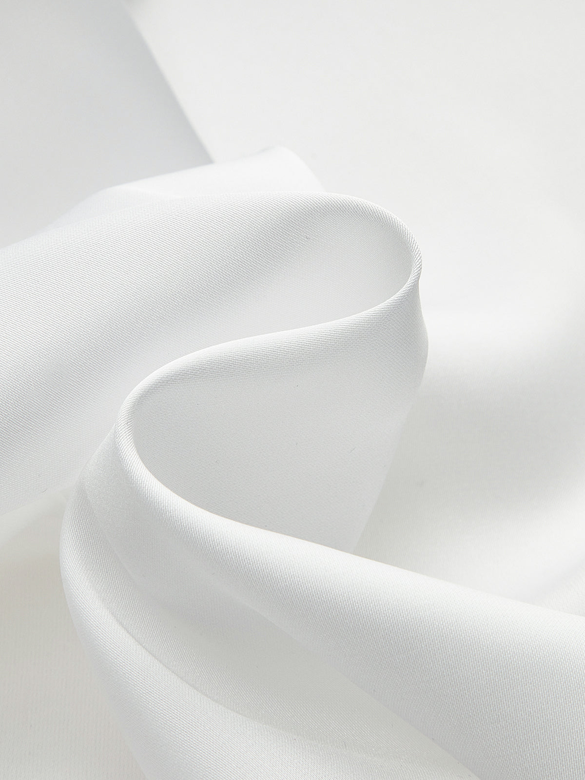 Chemise à manches longues et col italien boutonnée