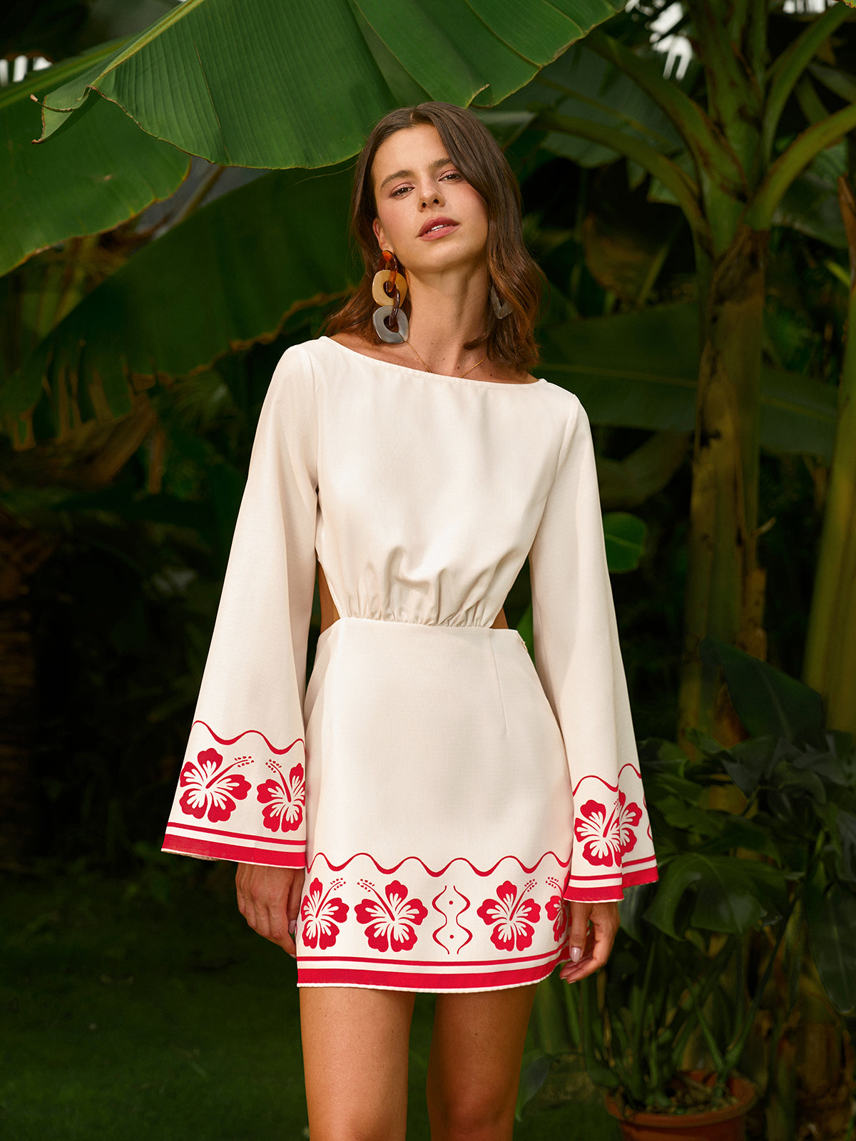 Robe dos nu brodée de fleurs à nouer