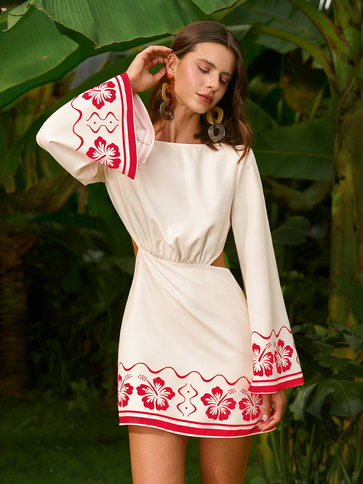 Robe dos nu brodée de fleurs à nouer