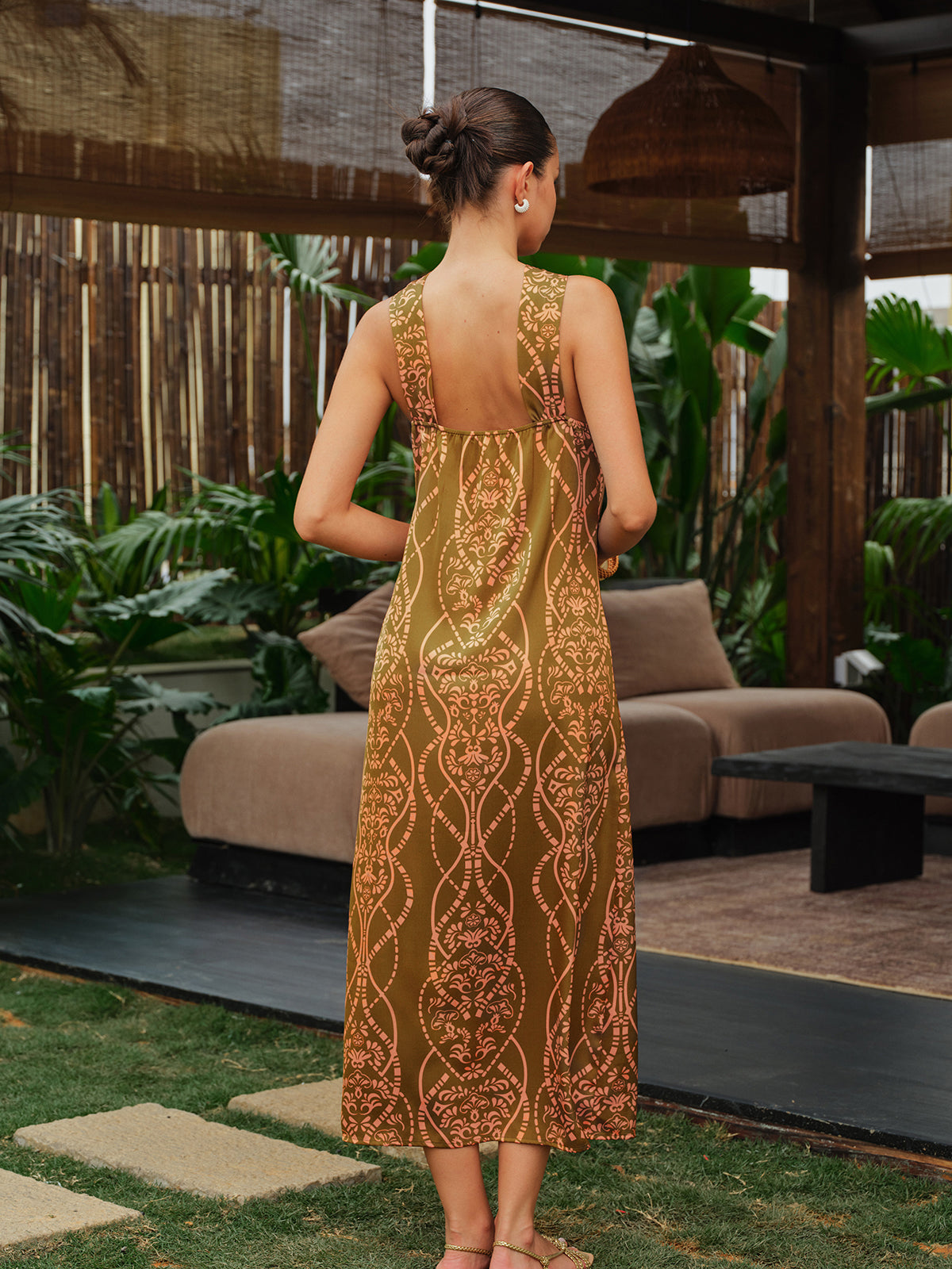 Satin-Halterkragenkleid