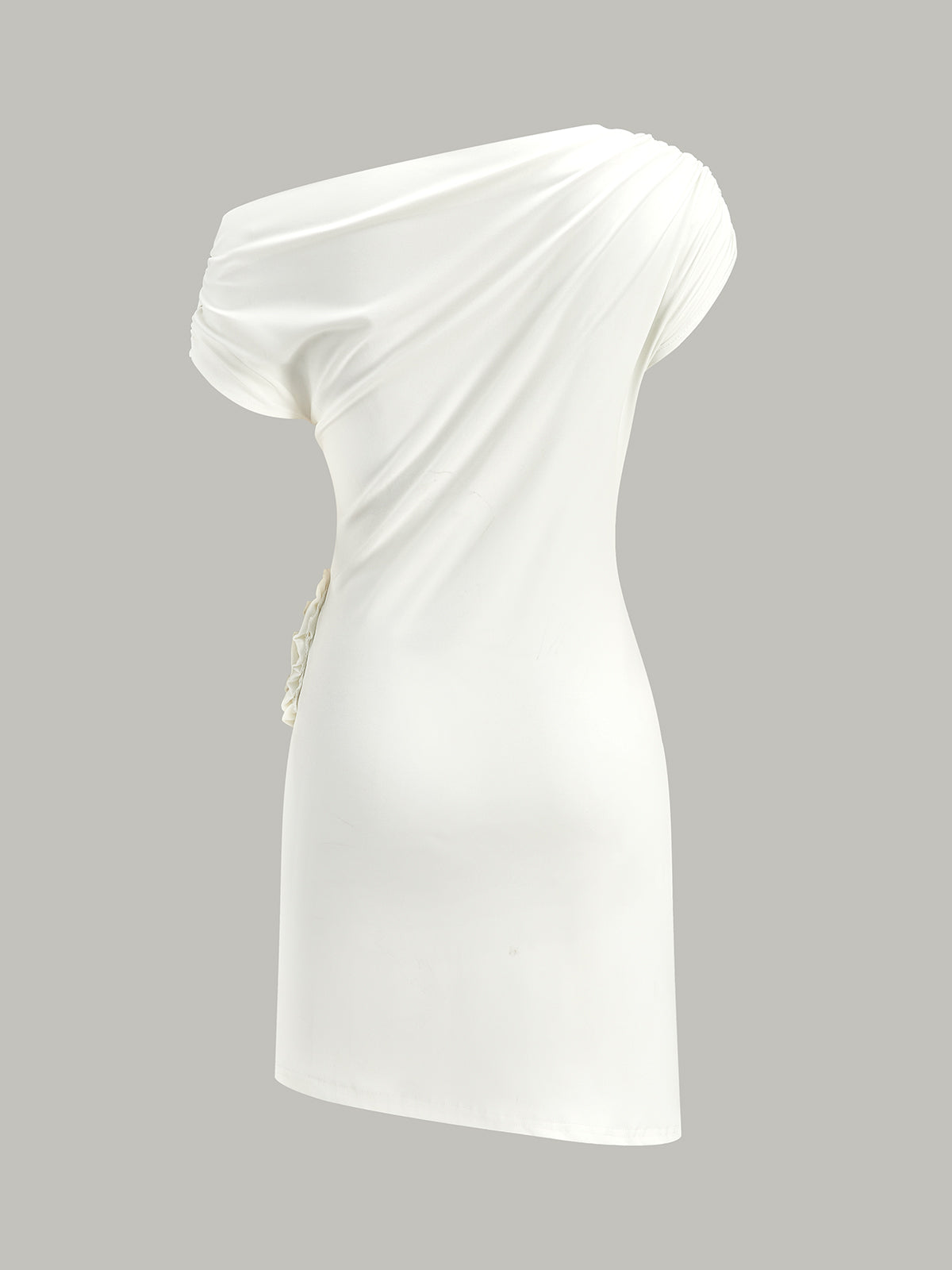 Raffiniertes One-Shoulder-Kleid mit Rosenapplikation