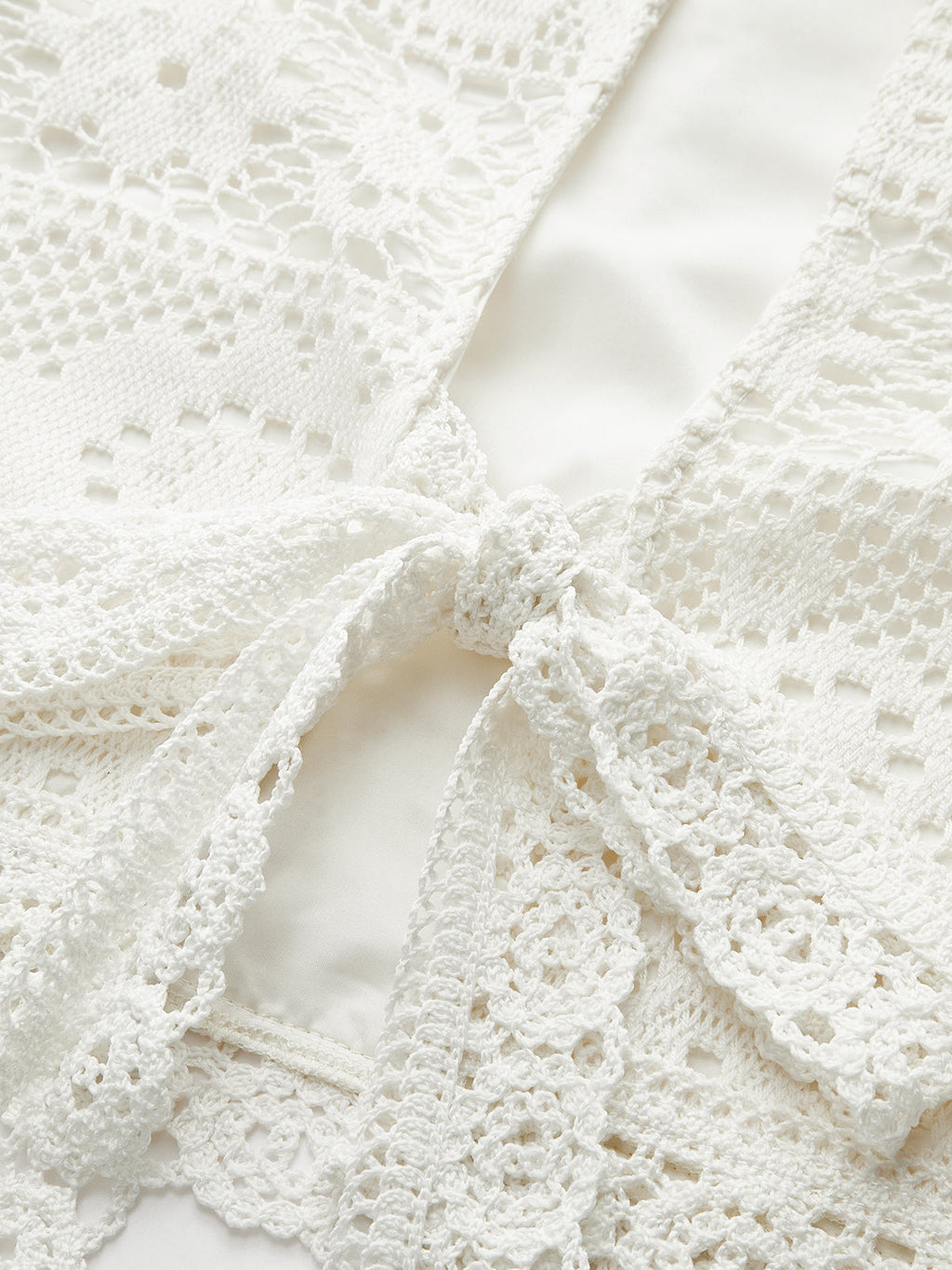 Ensemble jupe semi-transparente avec liens à nouer en crochet