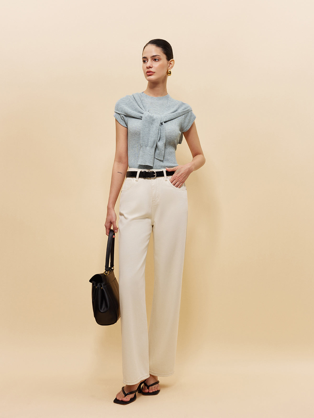 Geripptes Stricktop aus Wollmischung mit gebundenem Schaldetail 