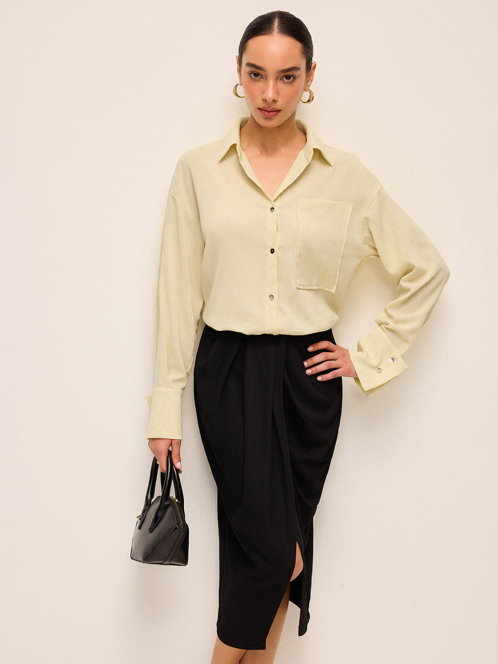 Chemise boutonnée à manches longues semi-transparente