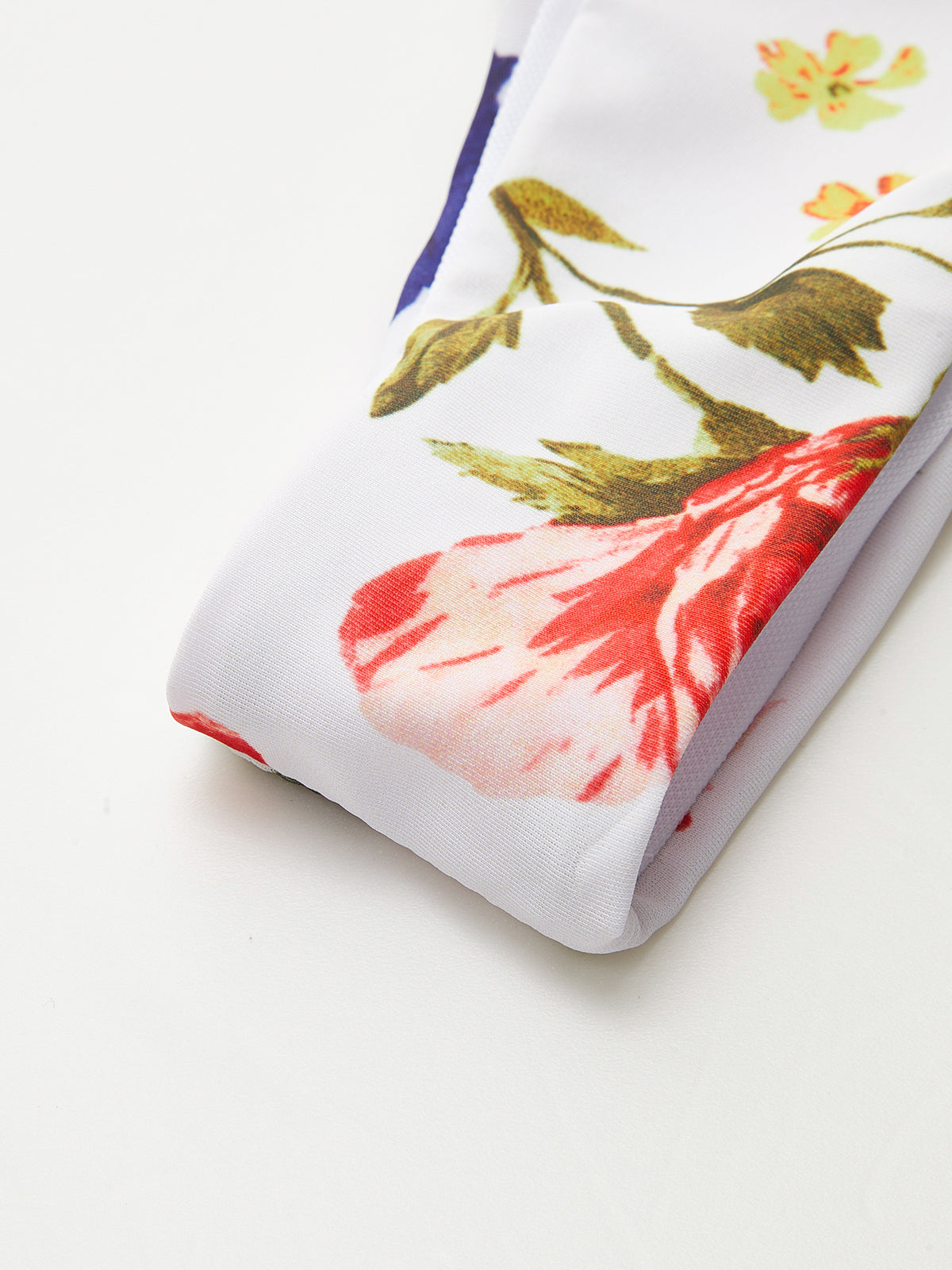 Bikini-Set mit Blumenmuster und Bindebändern 