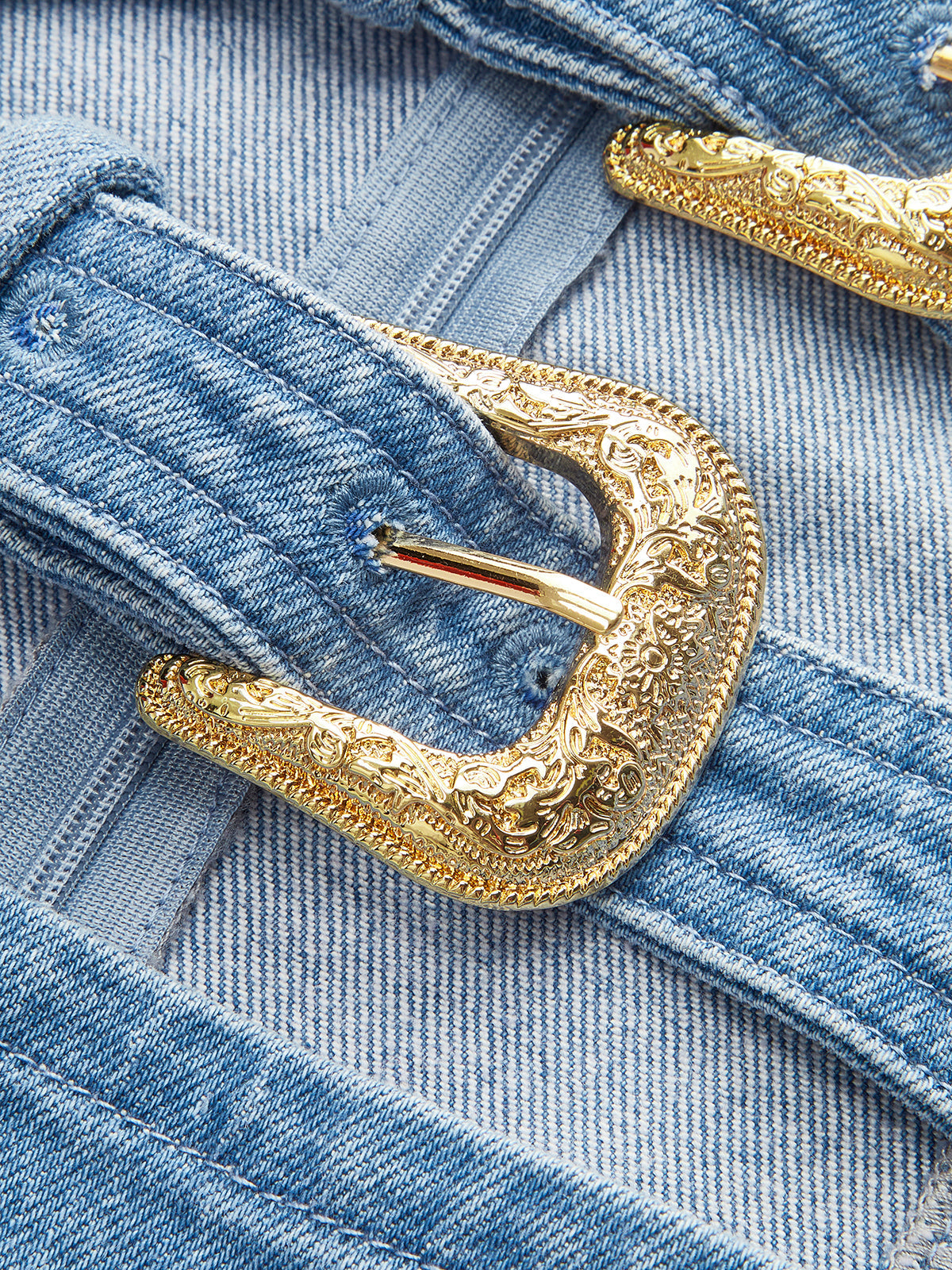 Robe en jean dos nu à boucle 