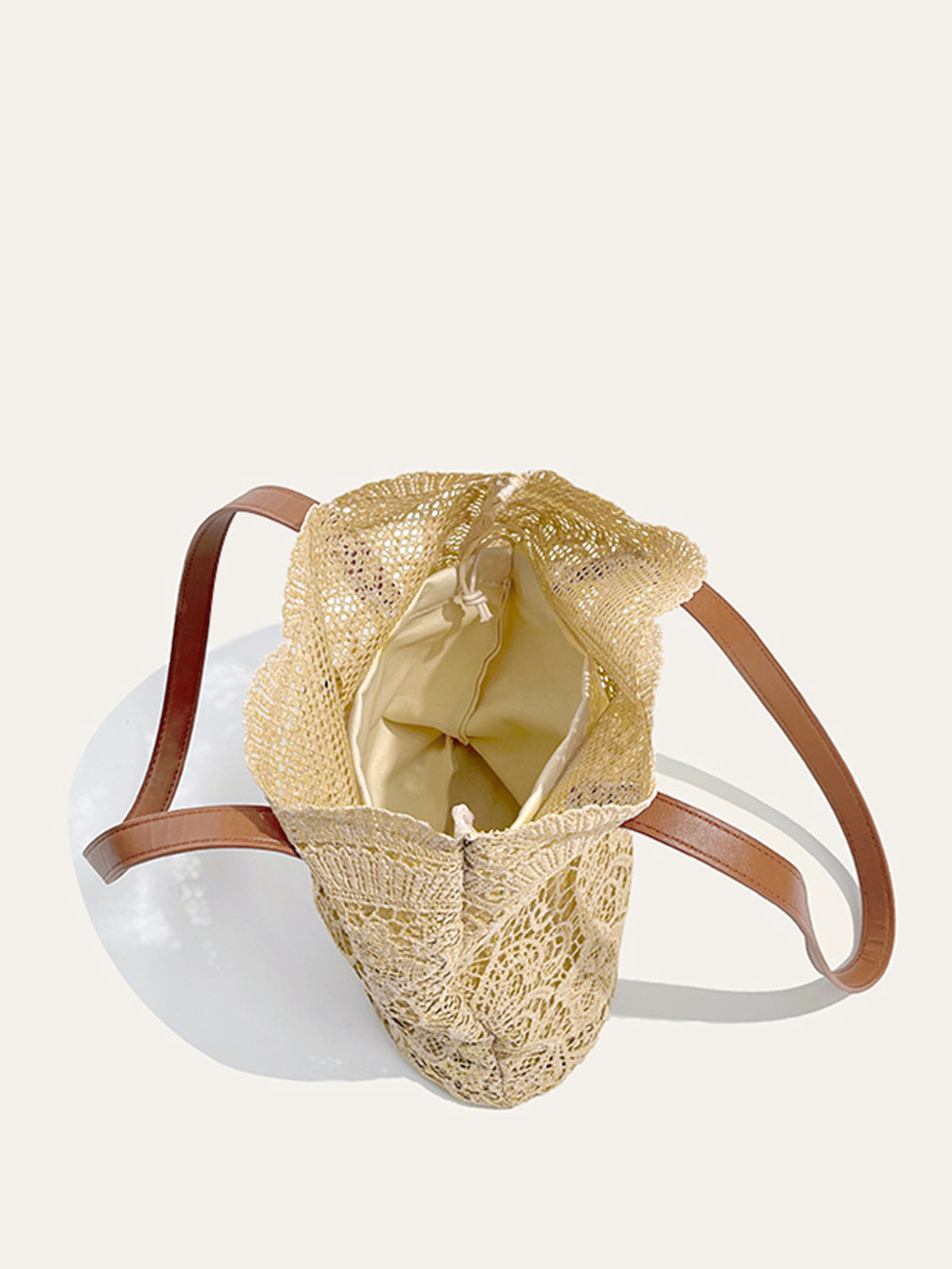 Sac fourre-tout orné de dentelle 