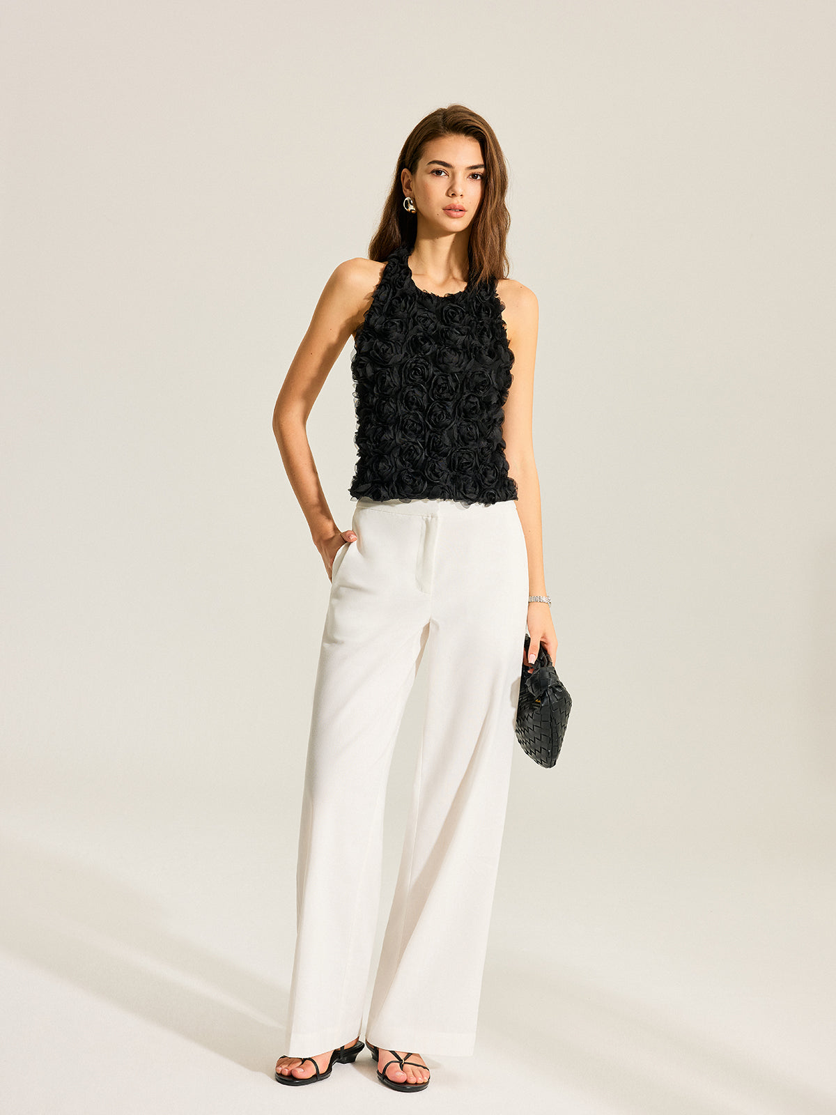 Haut dos nu à nœud et fleurs 3D 