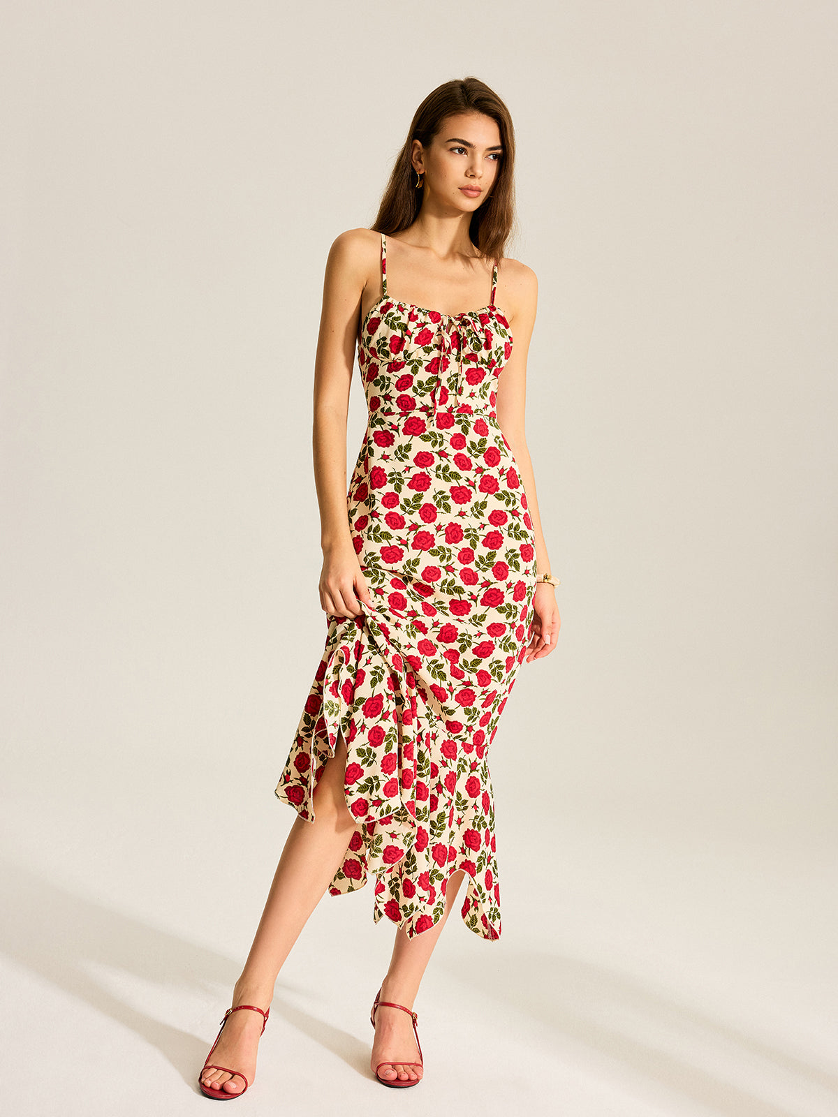 Maxikleid mit Blumenmuster und Rüschensaum