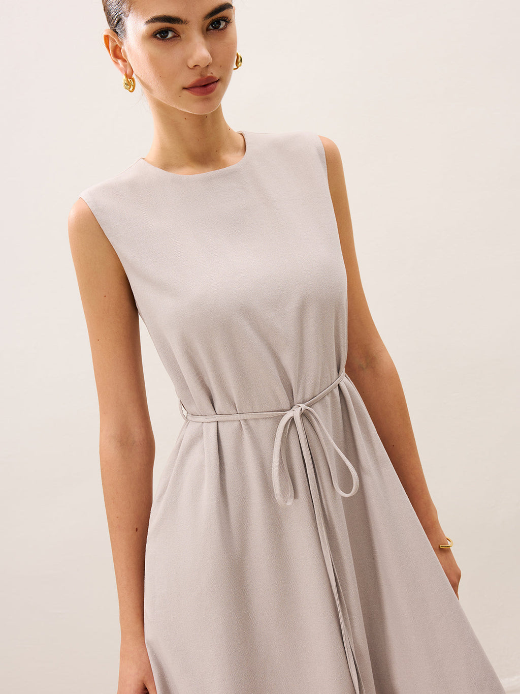 Robe midi sans manches à nouer