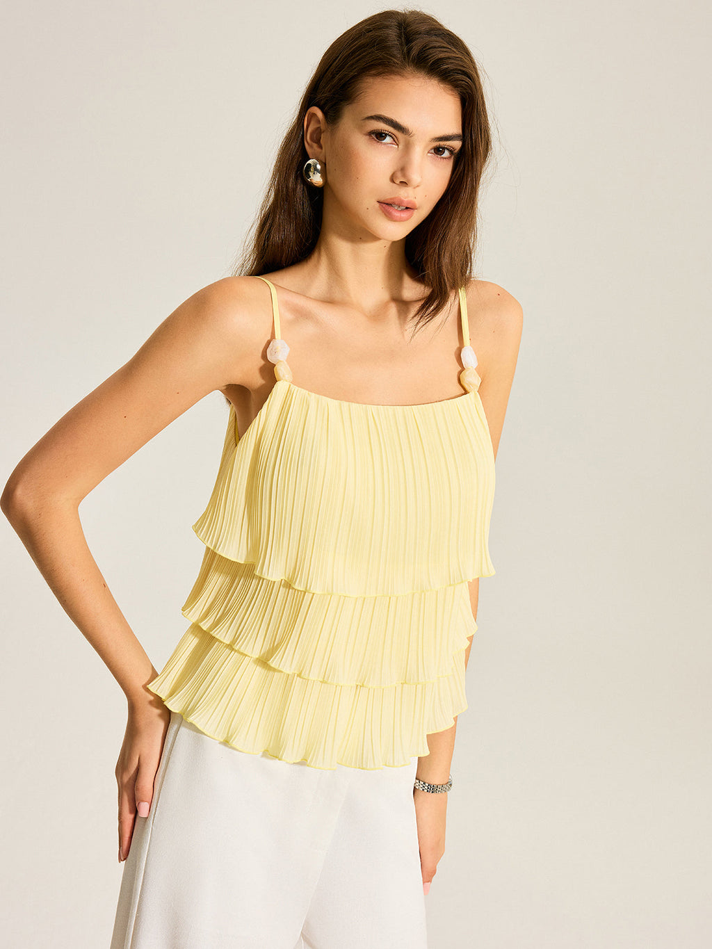 Camisole-Top mit Perlenriemen, Stufen und Falten