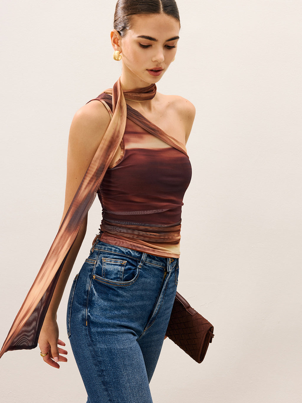 Dradient-Top mit Schal-Detail