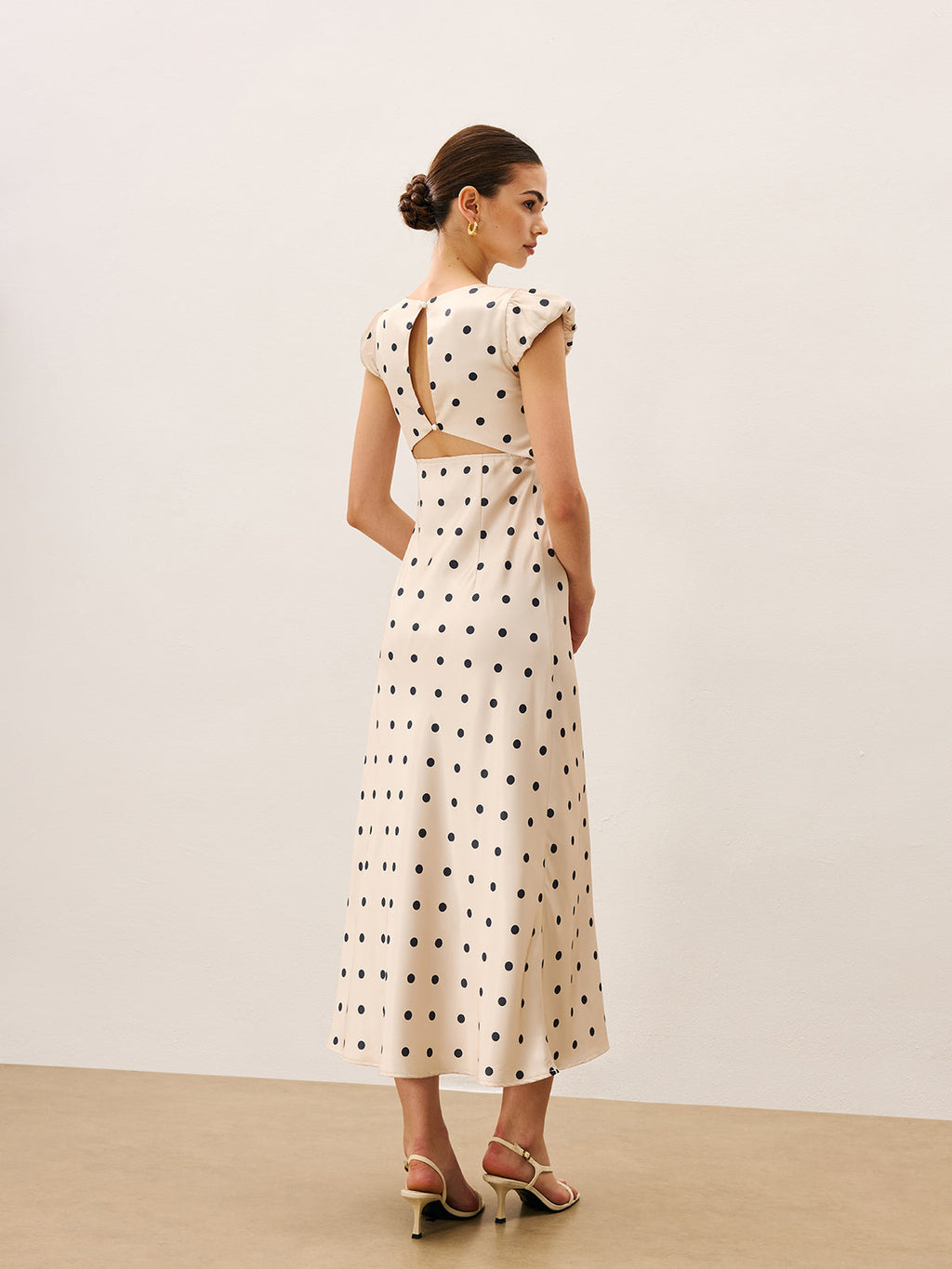 Kleid mit Spitze und Polka Dots