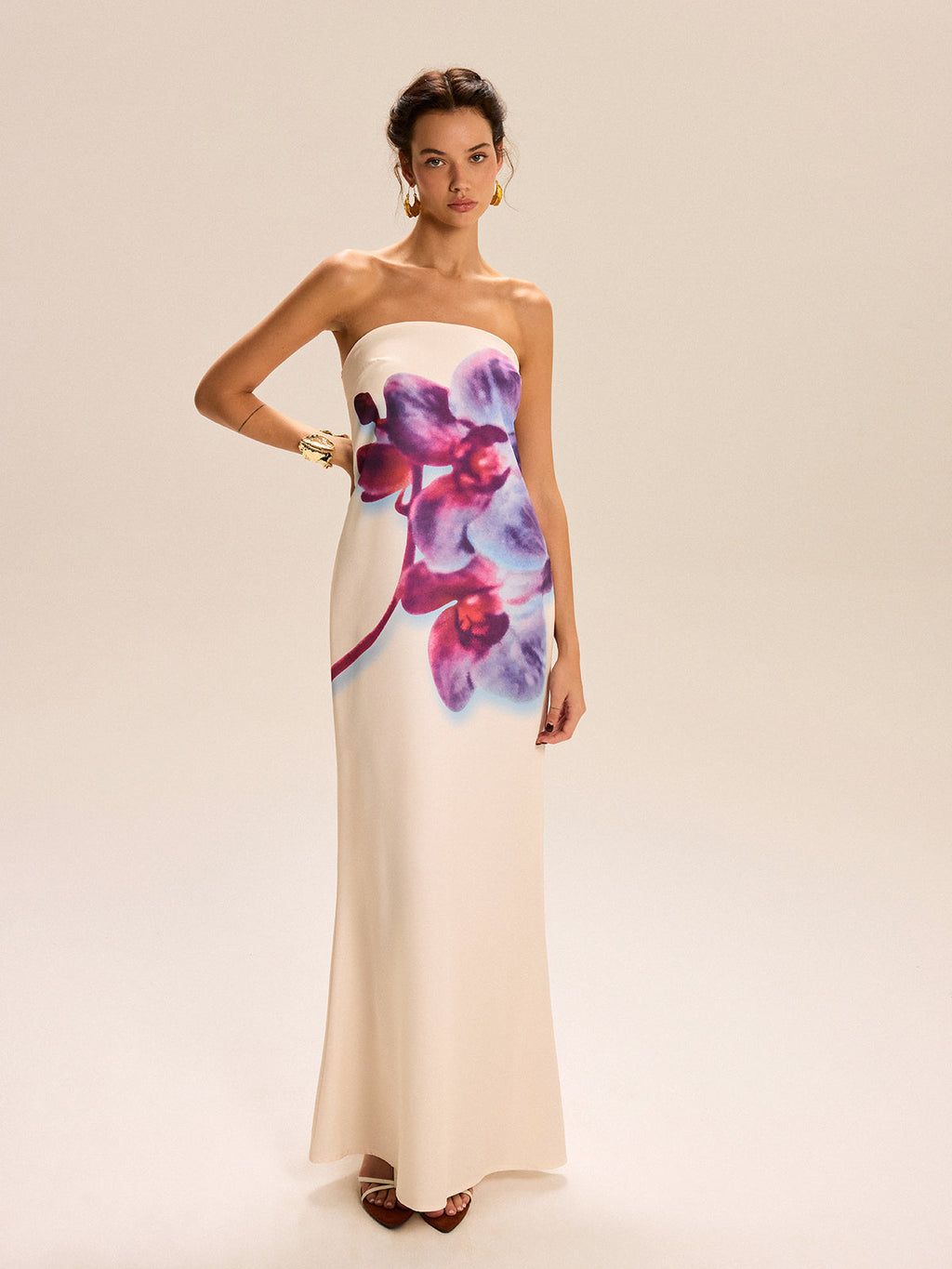 Trägerloses Maxikleid mit Blumenmuster