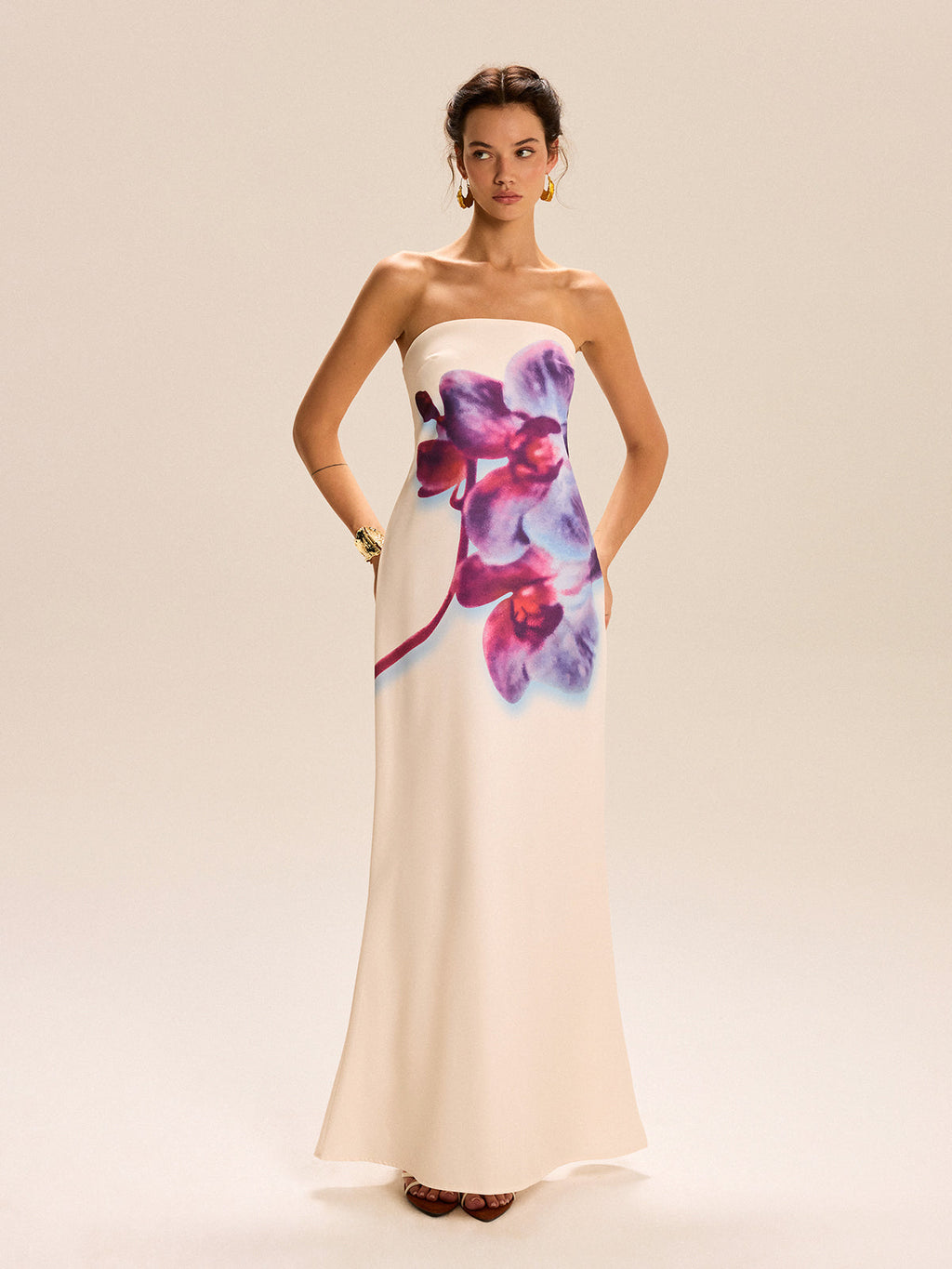 Trägerloses Maxikleid mit Blumenmuster