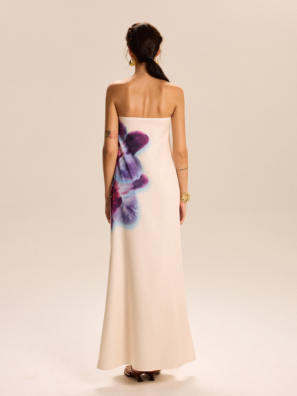 Trägerloses Maxikleid mit Blumenmuster
