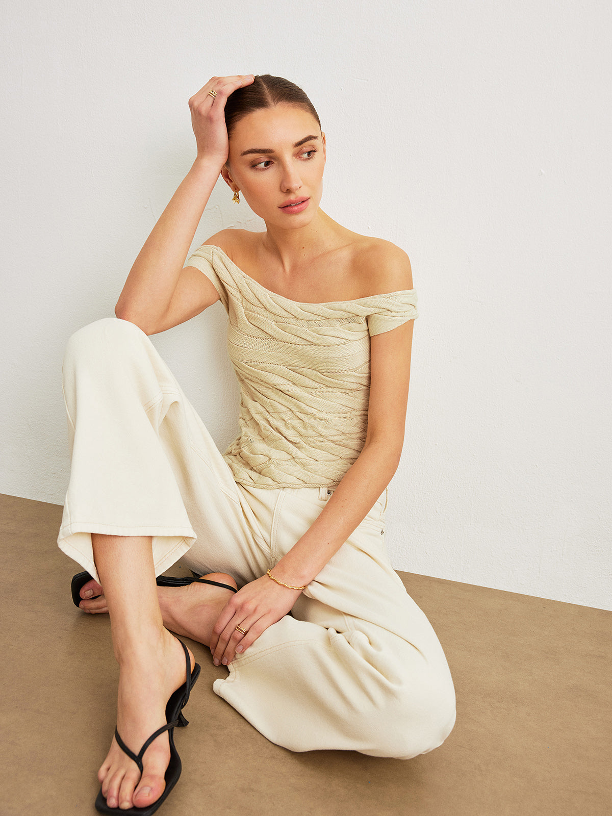 Schulterfreies Zopfstricktop 