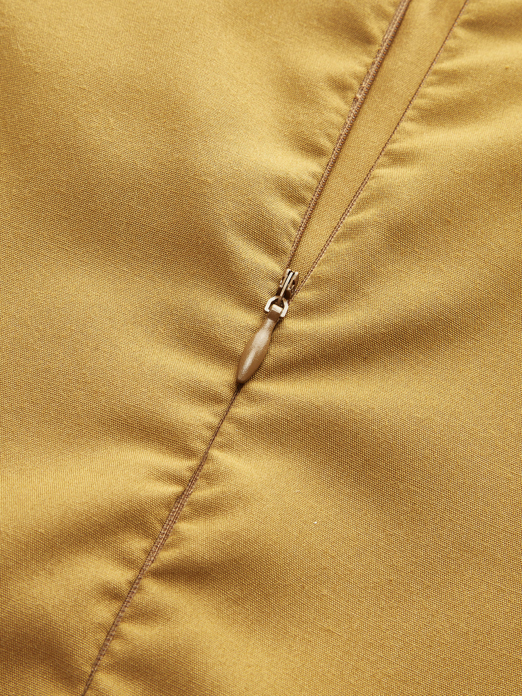 Robe sans manches brodée