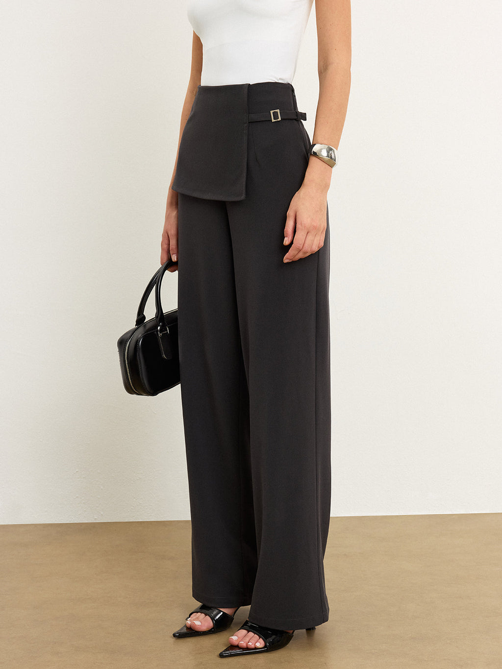Asymmetrische Taillenhose