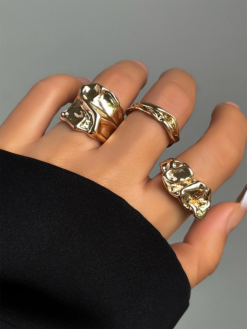 Dreiteiliges Ring-Set mit unregelmäßigem Goldton