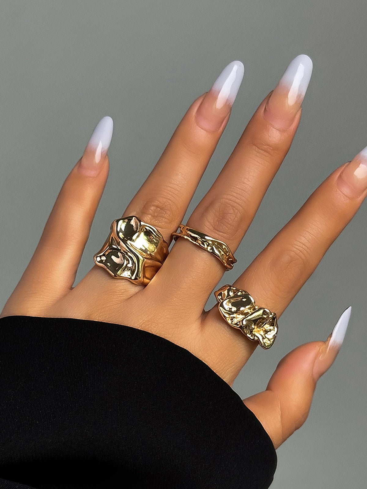 Dreiteiliges Ring-Set mit unregelmäßigem Goldton