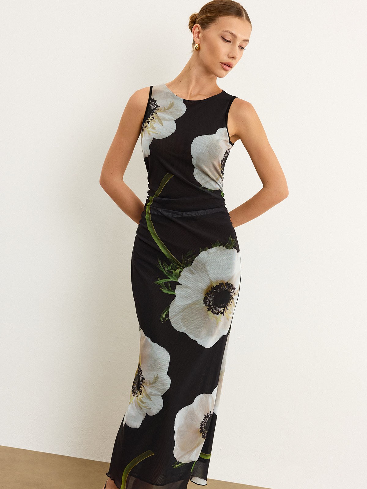 Maxikleid aus transparentem Stoff mit Blumenmuster