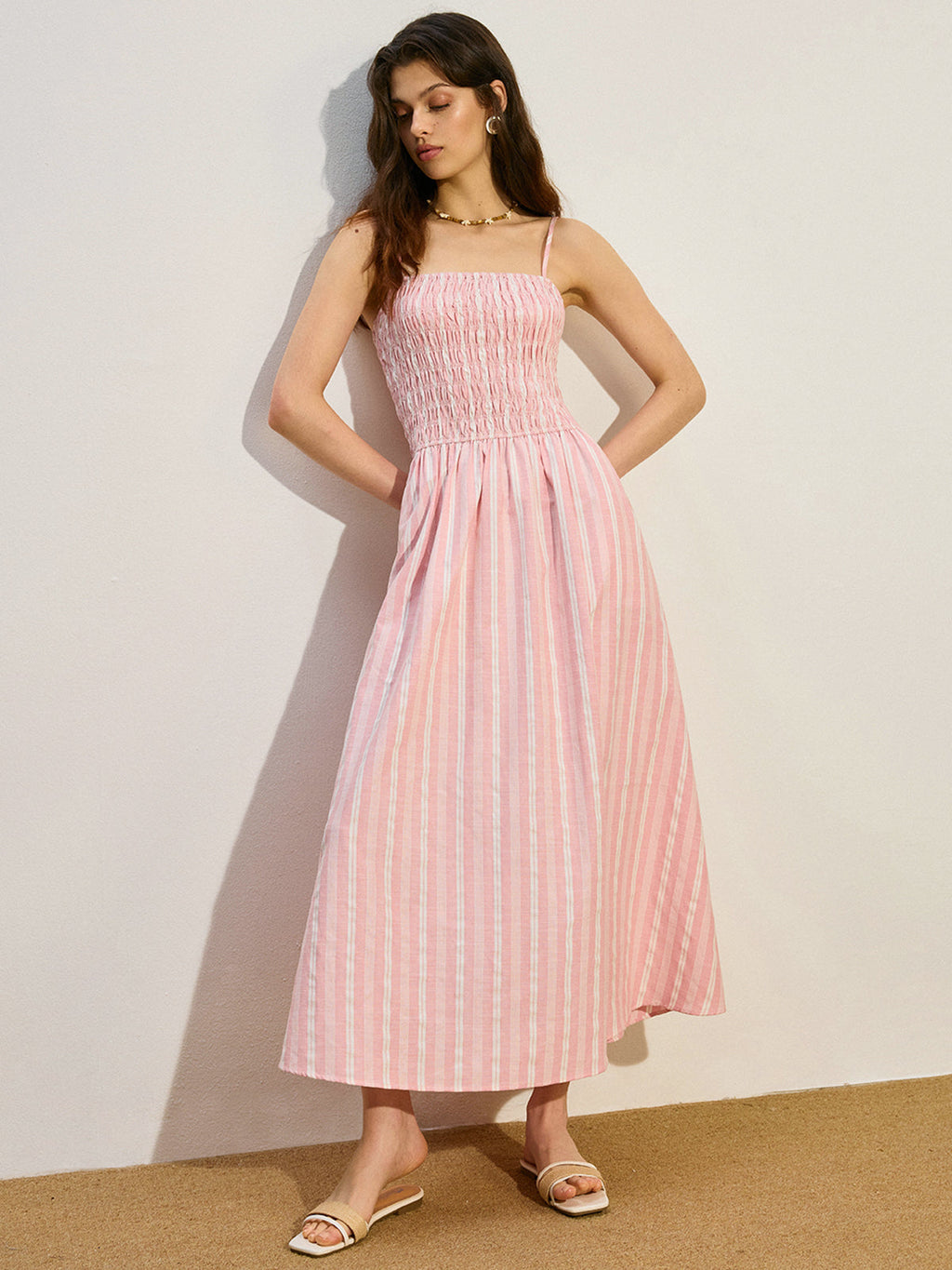 Robe longue à rayures froncée avec poches