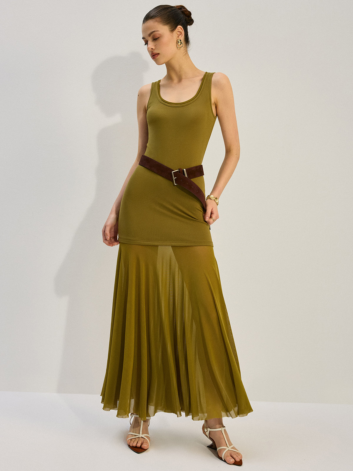 Ärmelloses Maxi-Kleid mit transparenten Einsätzen